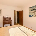 2 Quartos No Centro Da - * Albufeira